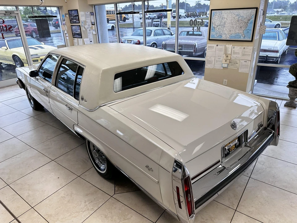 1988 Cadillac Brougham - Image 6 of 31