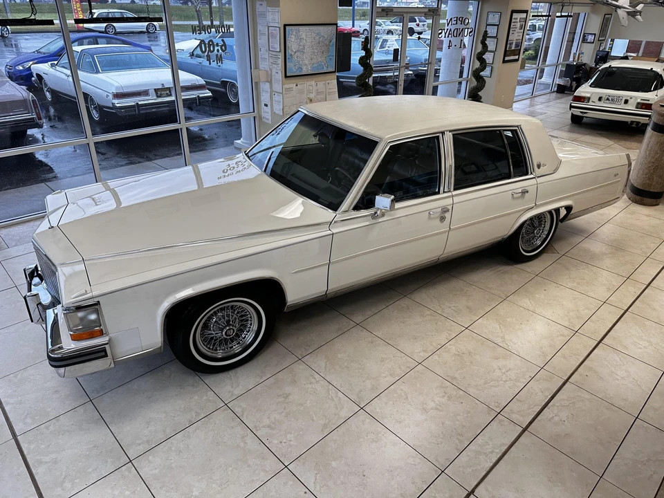 1988 Cadillac Brougham - Image 2 of 31