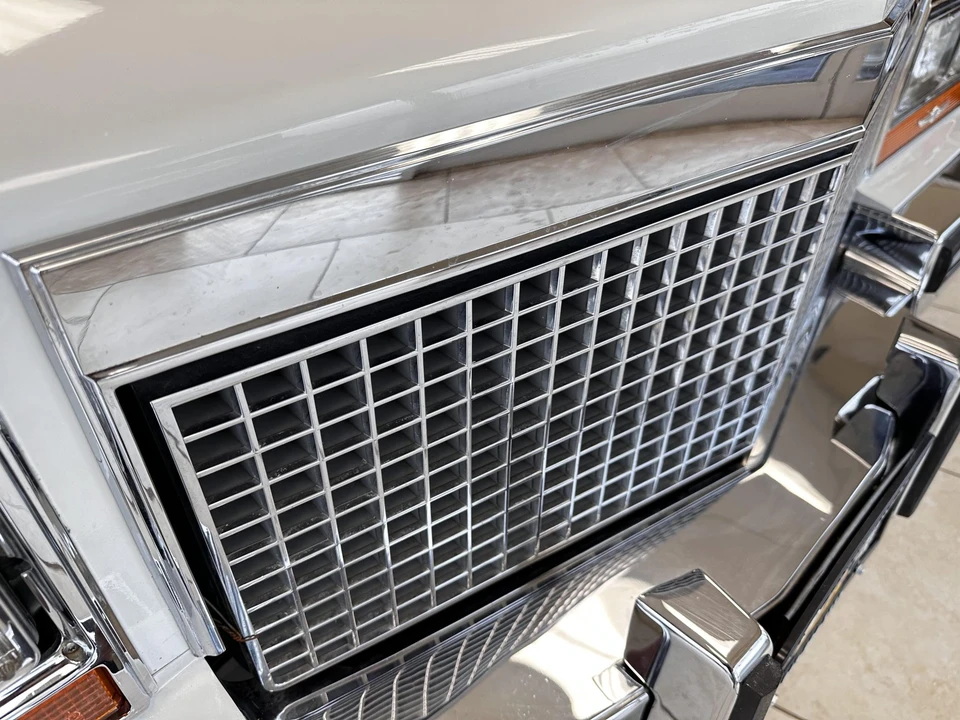 1988 Cadillac Brougham - Image 31 of 31