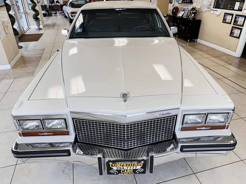 1988 Cadillac Brougham - Image 15 of 31