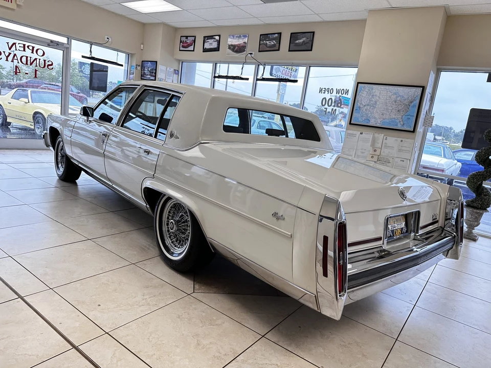 1988 Cadillac Brougham - Image 5 of 31