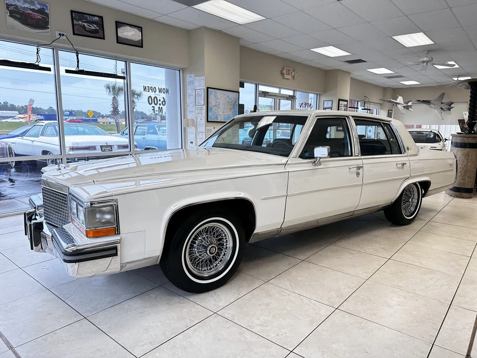 1988 Cadillac Brougham - Image 3 of 31