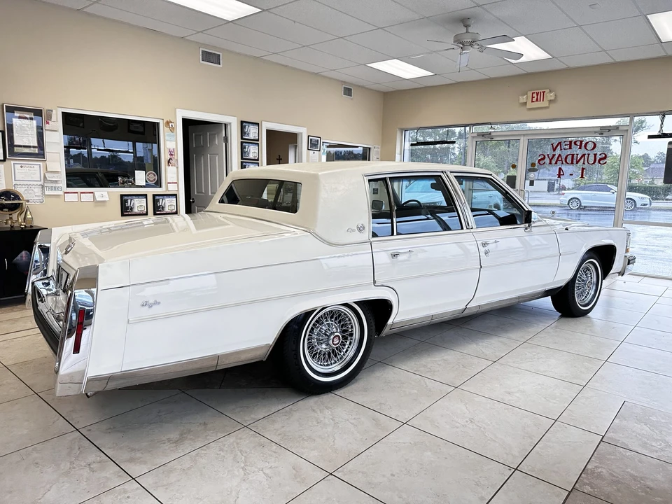 1988 Cadillac Brougham - Image 11 of 31