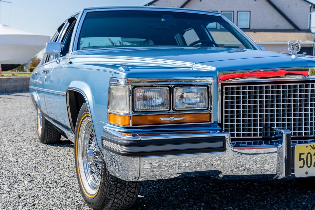 1988 Cadillac Brougham - Image 11 of 31