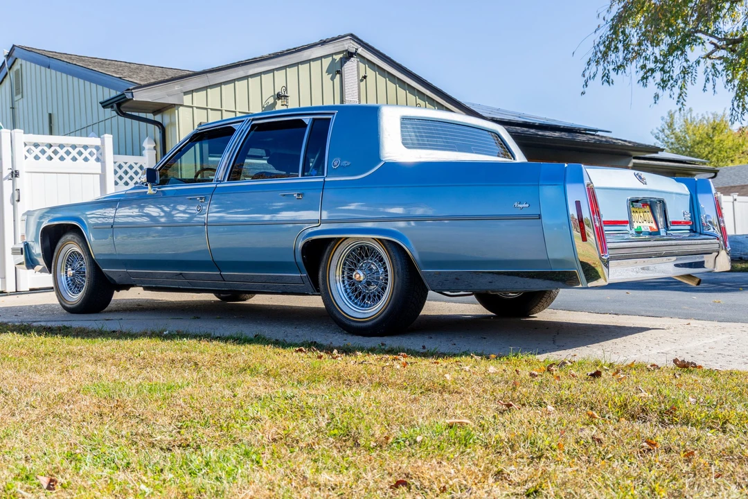 1988 Cadillac Brougham - Image 7 of 31