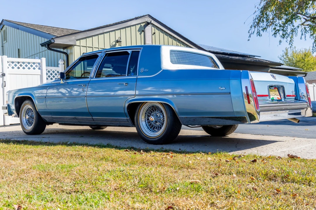 1988 Cadillac Brougham - Image 8 of 31