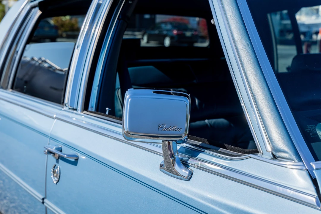 1988 Cadillac Brougham - Image 14 of 31