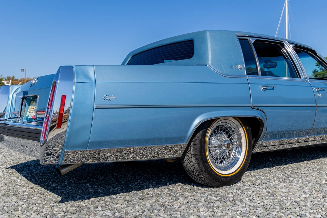 1988 Cadillac Brougham - Image 19 of 31