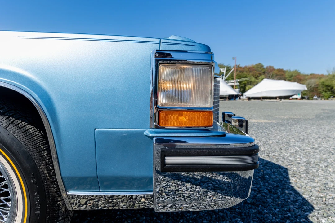 1988 Cadillac Brougham - Image 29 of 31