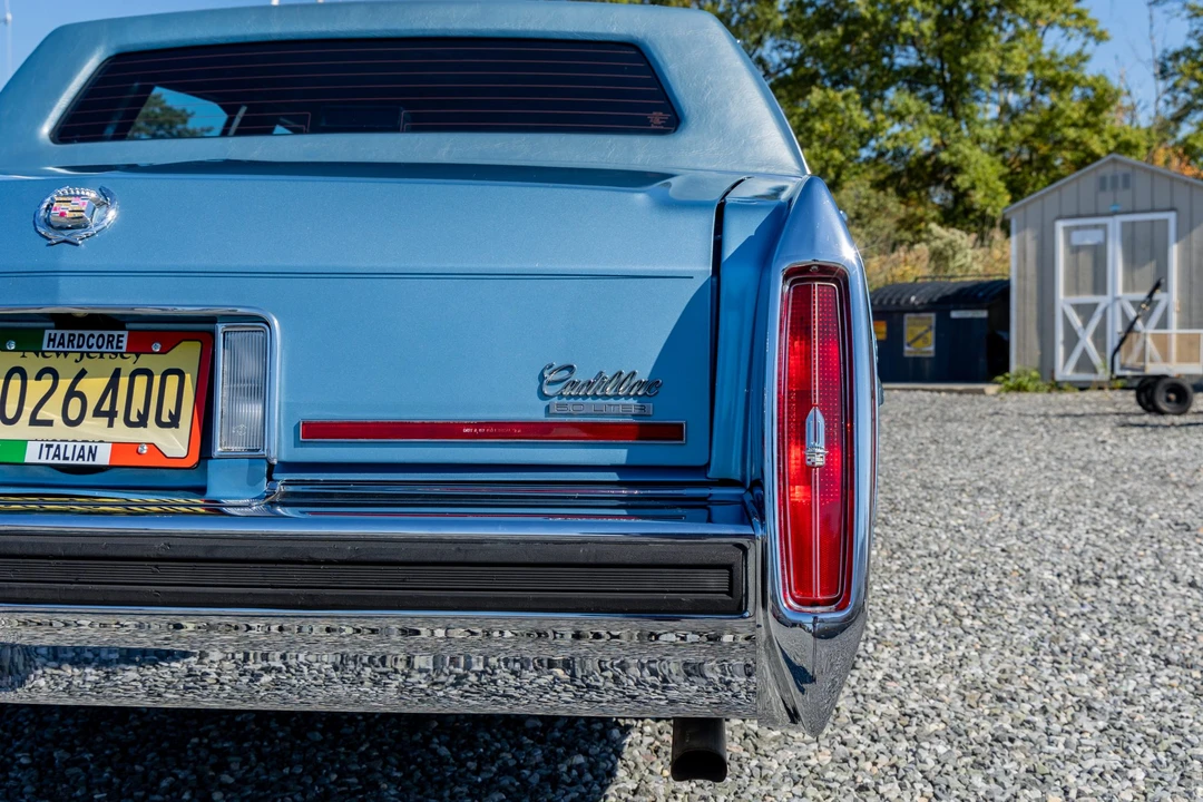 1988 Cadillac Brougham - Image 26 of 31