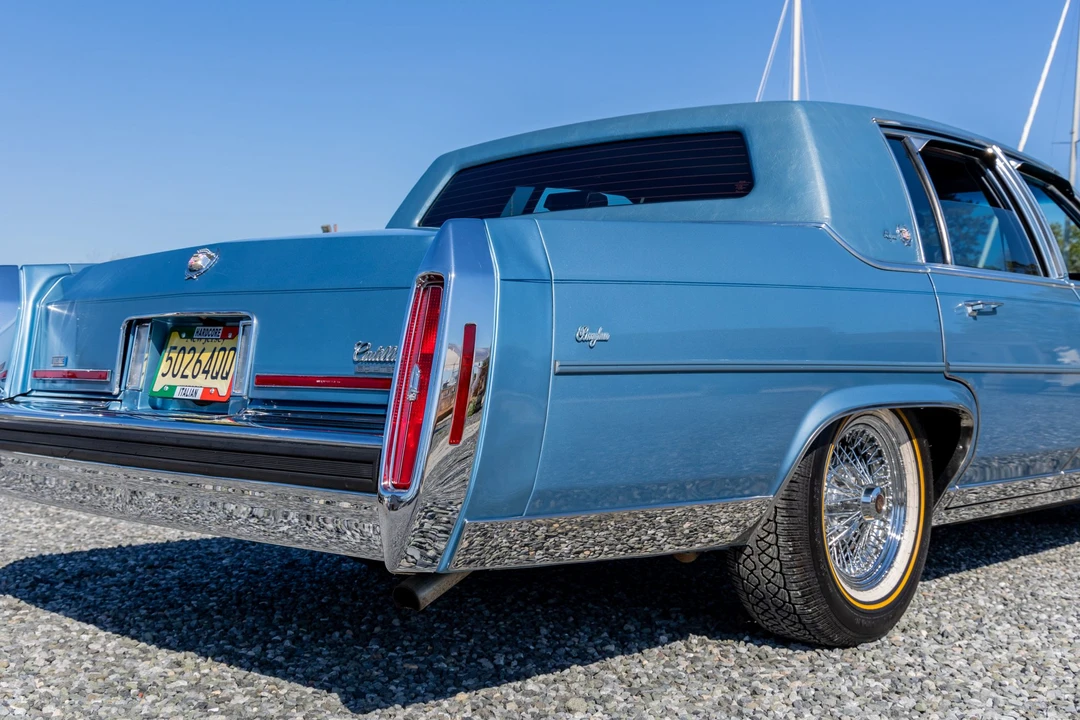 1988 Cadillac Brougham - Image 20 of 31