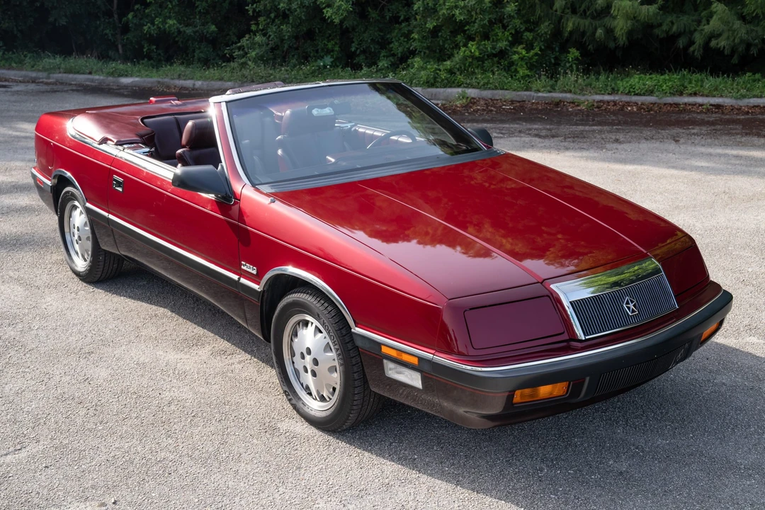 1988 Chrysler LeBaron - Image 18 of 31