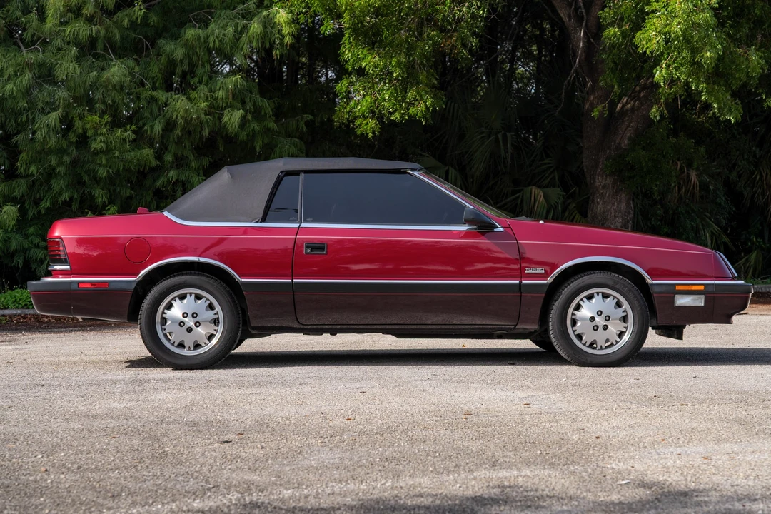 1988 Chrysler LeBaron - Image 12 of 31