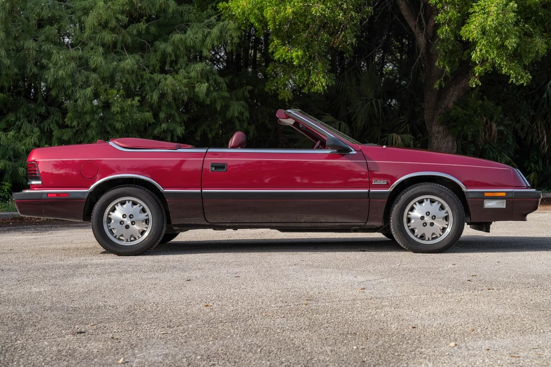 1988 Chrysler LeBaron - Image 4 of 31