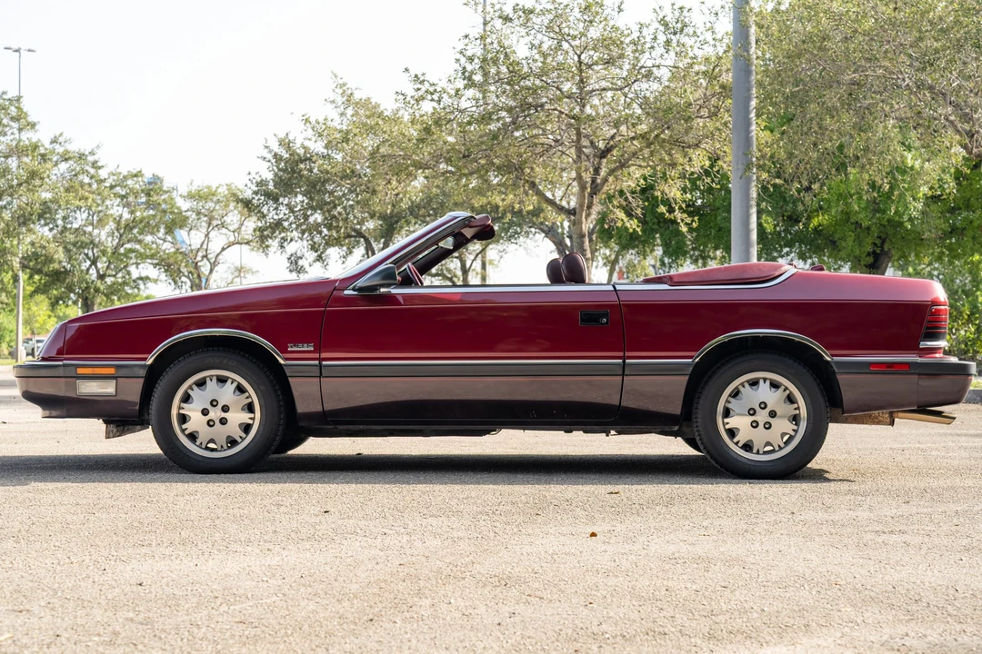 1988 Chrysler LeBaron - Image 8 of 31