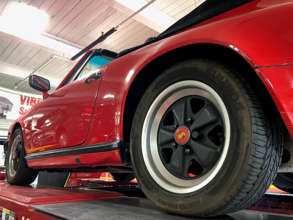 1988 Porsche 911 Carrera 3.2 - Image 27 of 31