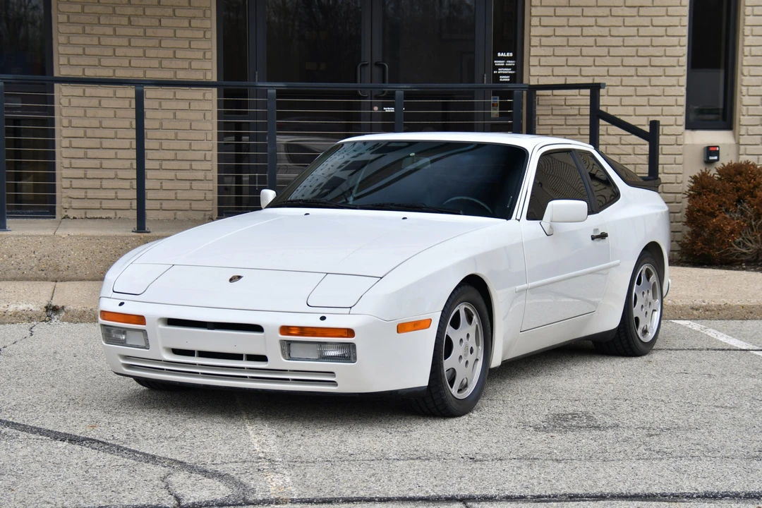 1988 Porsche 944 Turbo - Image 2 of 31