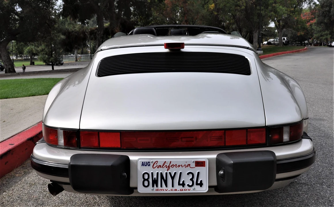 1989 Porsche 911 Carrera 3.2 - Image 16 of 31