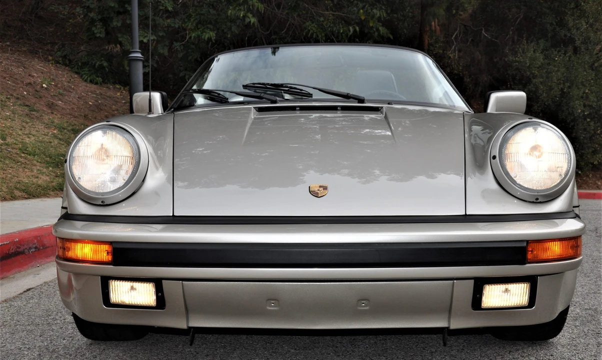 1989 Porsche 911 Carrera 3.2 - Image 17 of 31