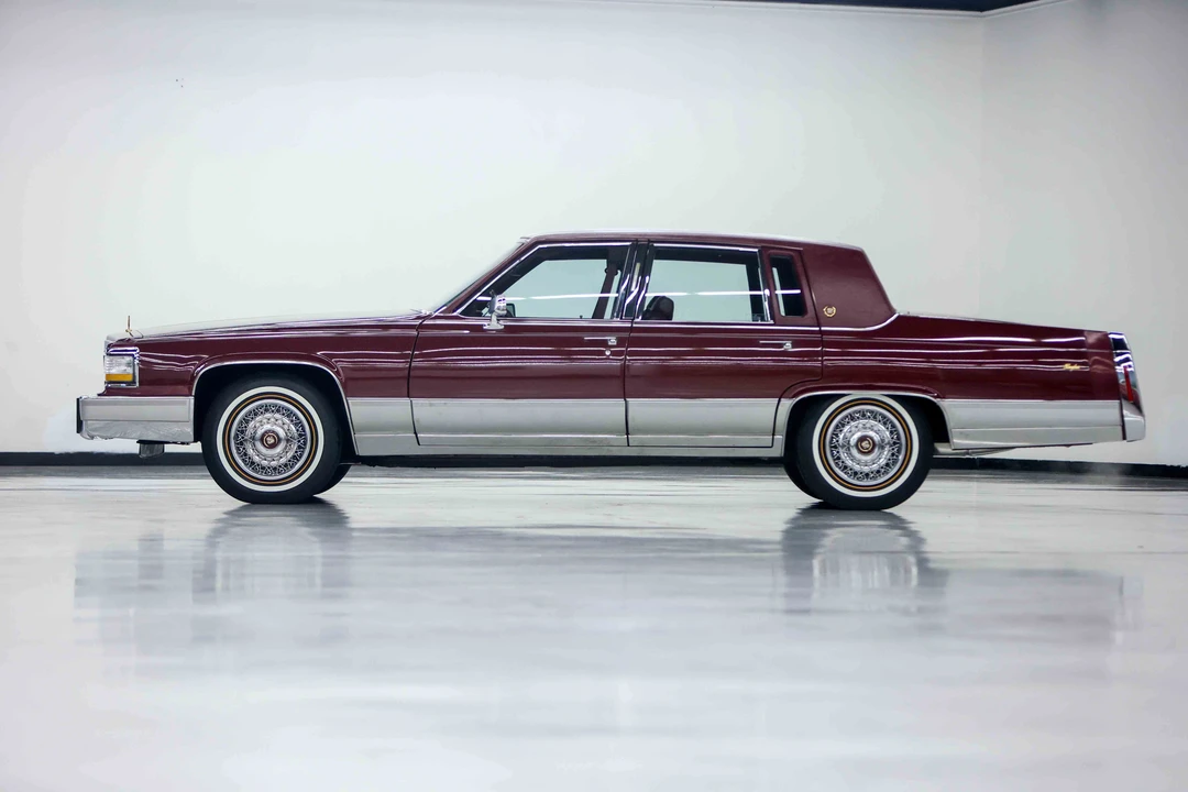 1990 Cadillac Brougham - Image 2 of 31