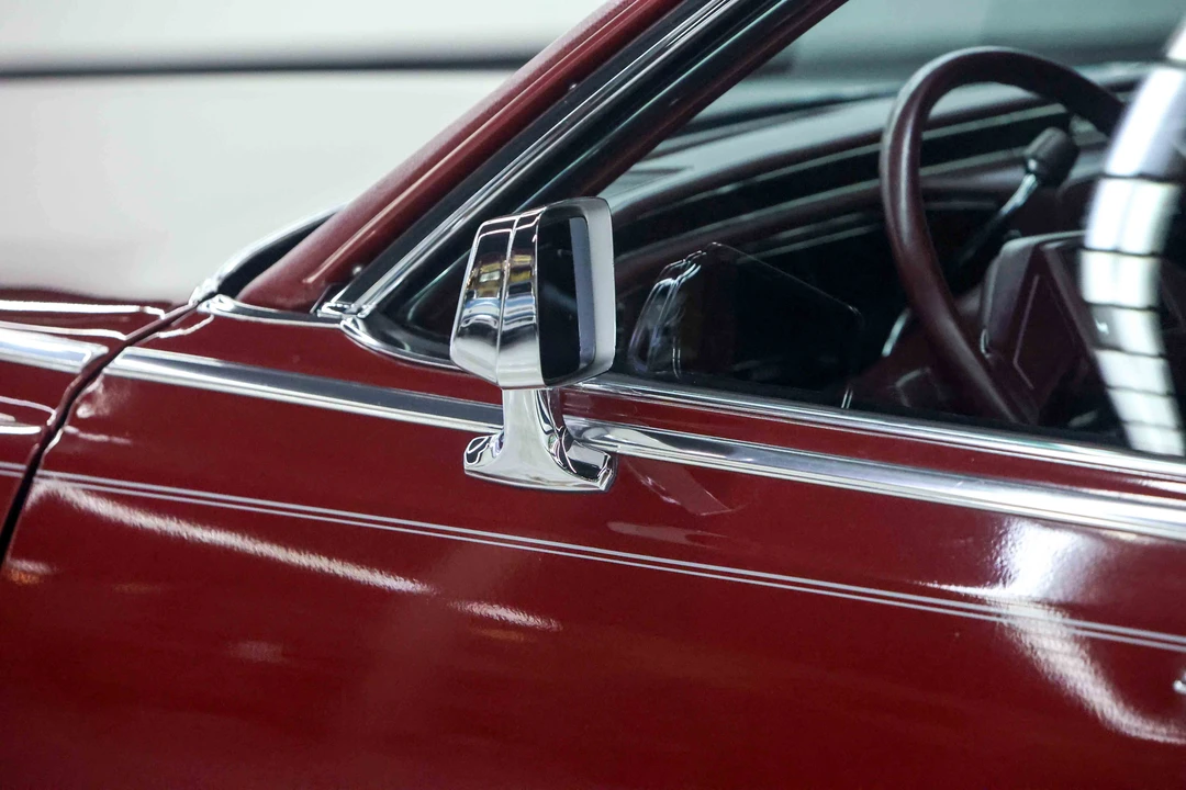 1990 Cadillac Brougham - Image 13 of 31