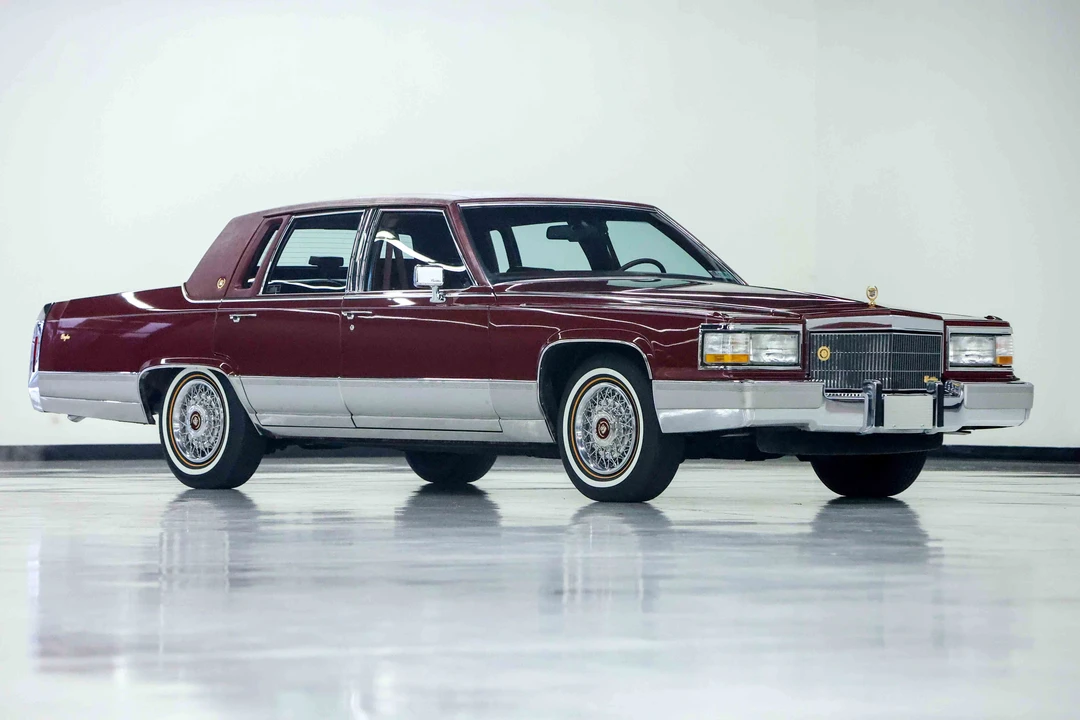1990 Cadillac Brougham - Image 7 of 31