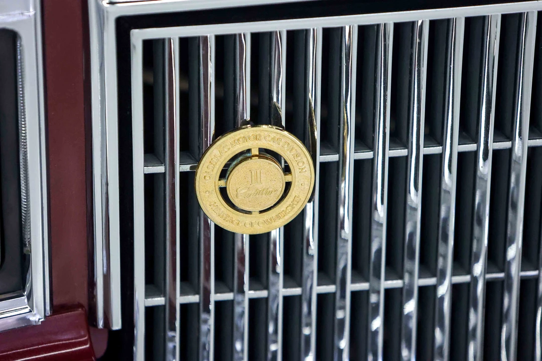 1990 Cadillac Brougham - Image 23 of 31