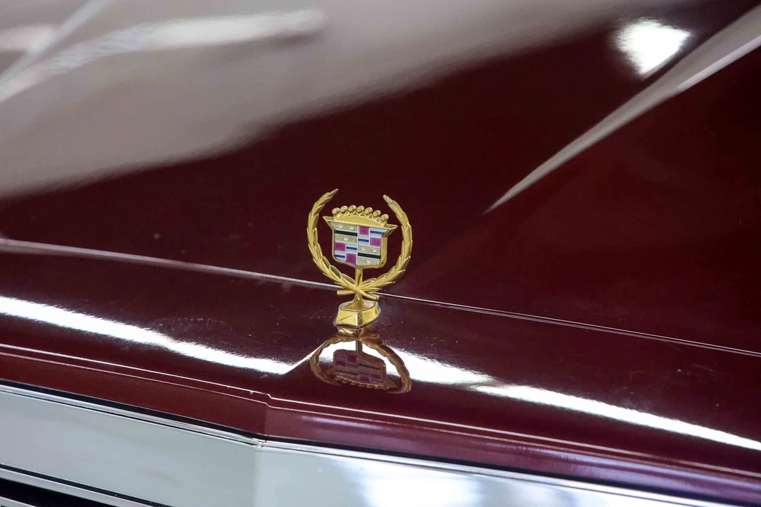 1990 Cadillac Brougham - Image 18 of 31