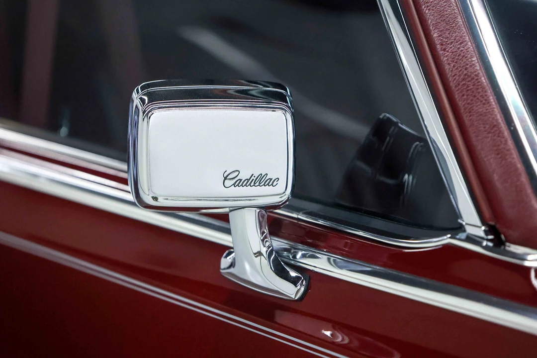 1990 Cadillac Brougham - Image 26 of 31
