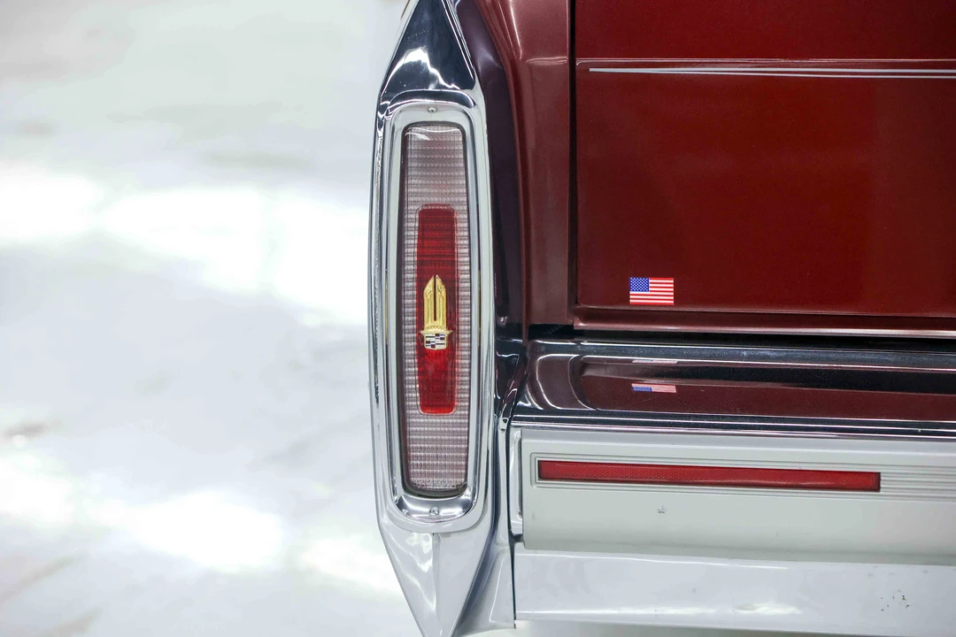 1990 Cadillac Brougham - Image 31 of 31