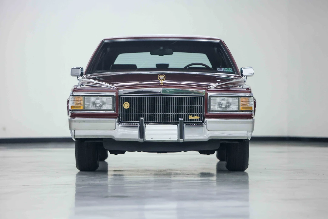1990 Cadillac Brougham - Image 8 of 31