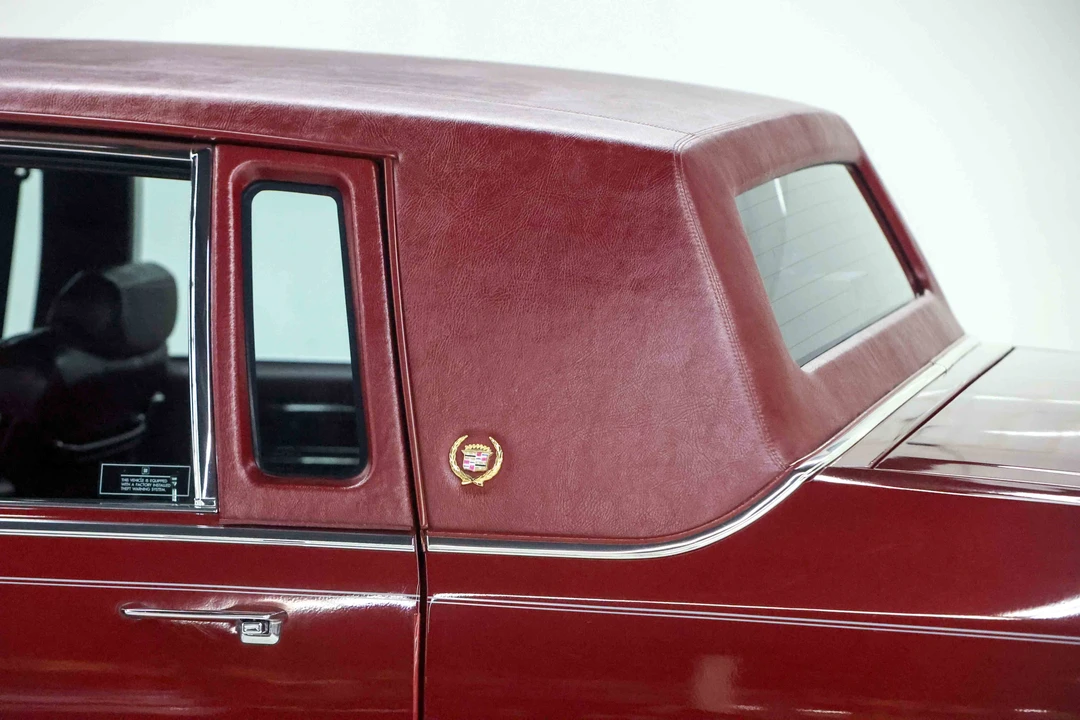 1990 Cadillac Brougham - Image 12 of 31