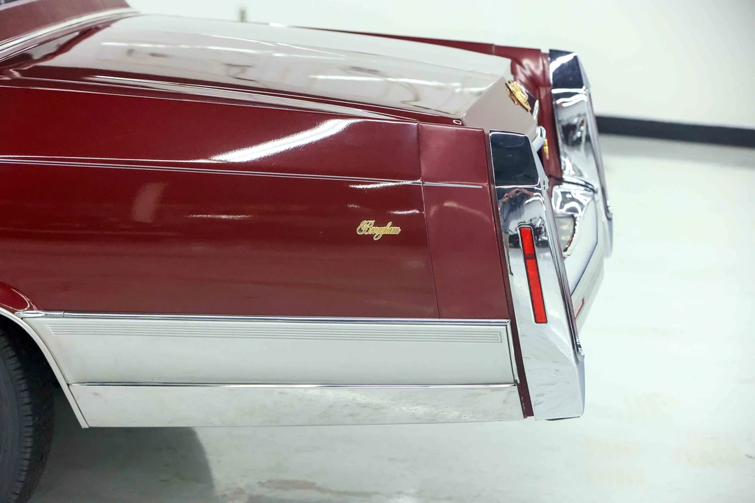 1990 Cadillac Brougham - Image 10 of 31