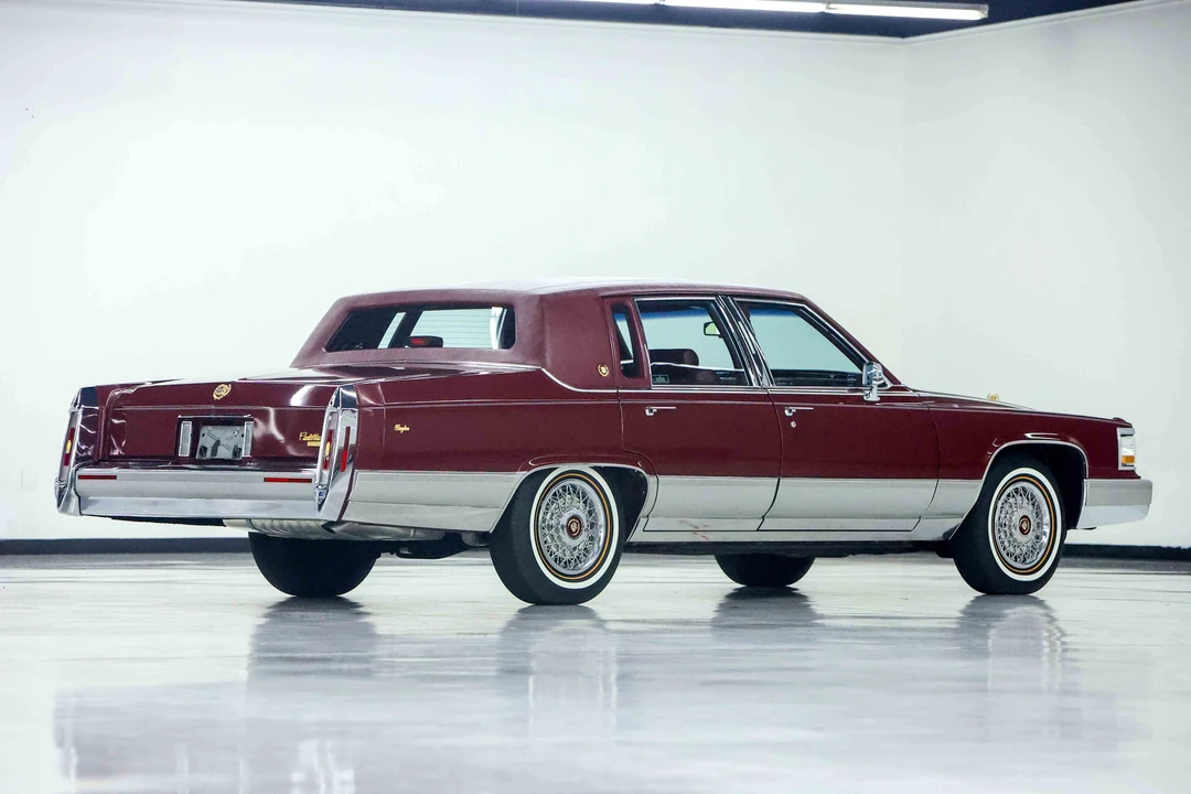 1990 Cadillac Brougham - Image 5 of 31