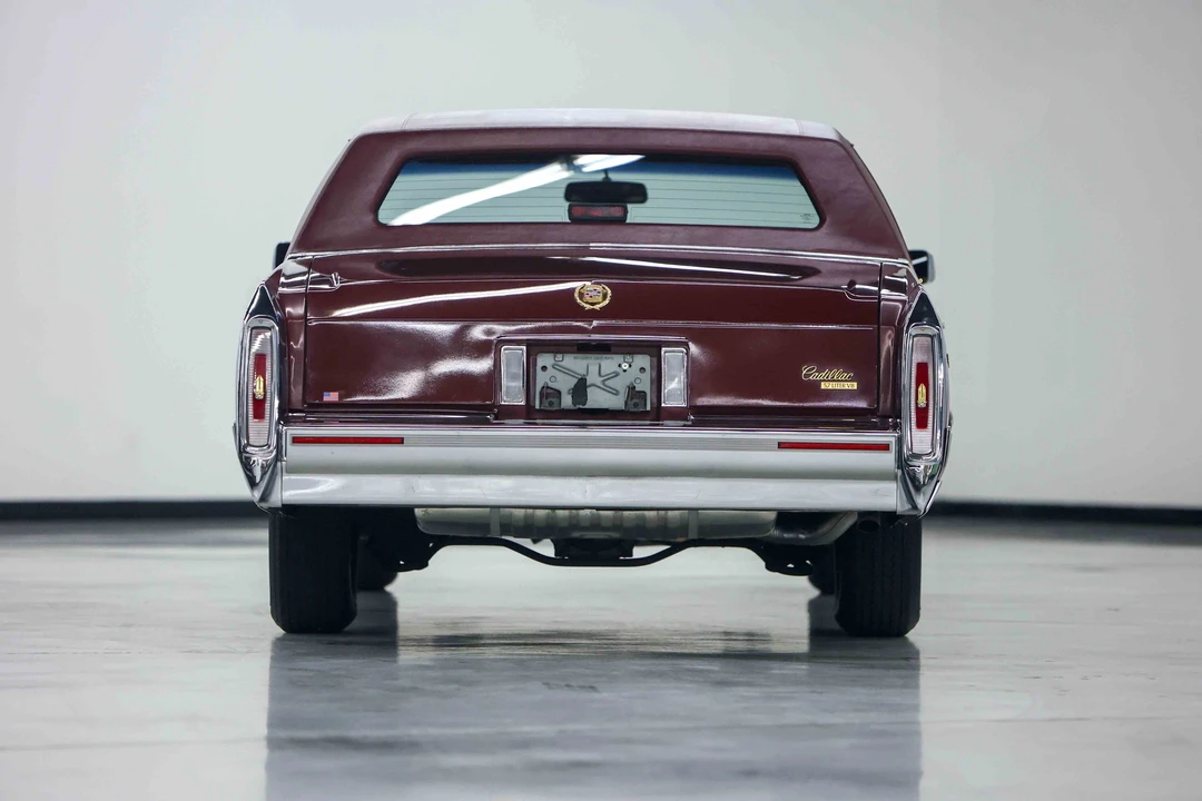 1990 Cadillac Brougham - Image 4 of 31