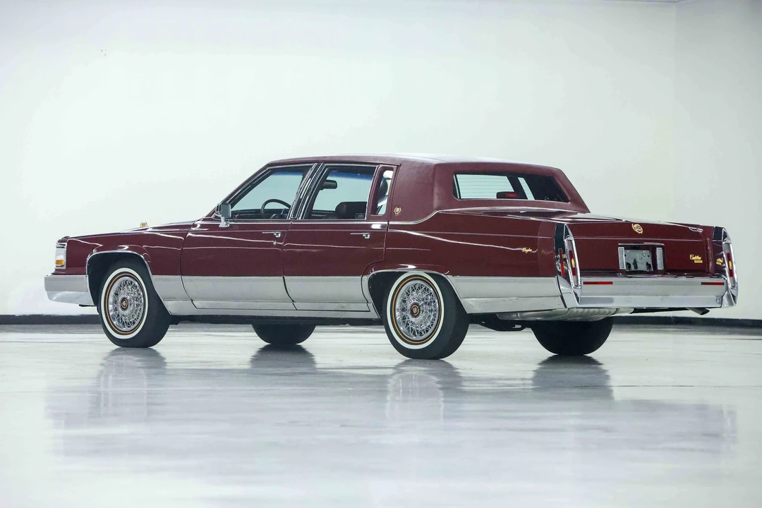 1990 Cadillac Brougham - Image 3 of 31