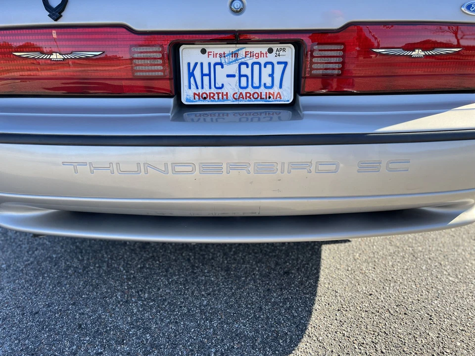 1990 Ford Thunderbird 10th Gen - Image 14 of 31