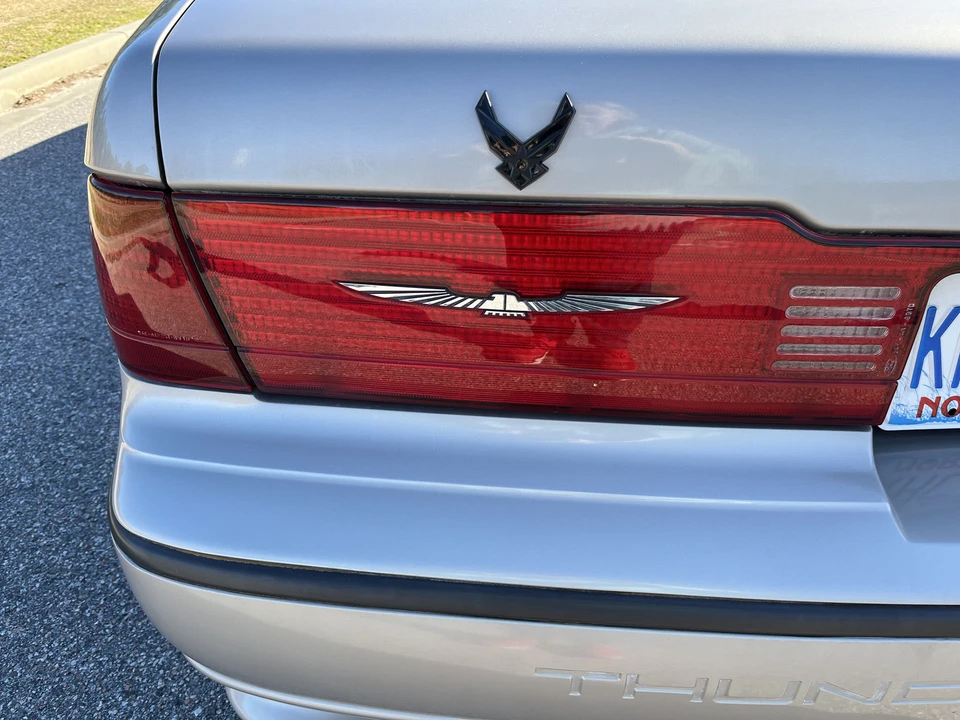 1990 Ford Thunderbird 10th Gen - Image 17 of 31