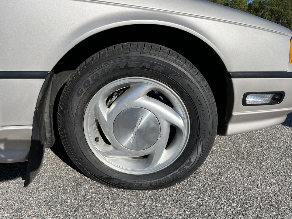 1990 Ford Thunderbird 10th Gen - Image 19 of 31
