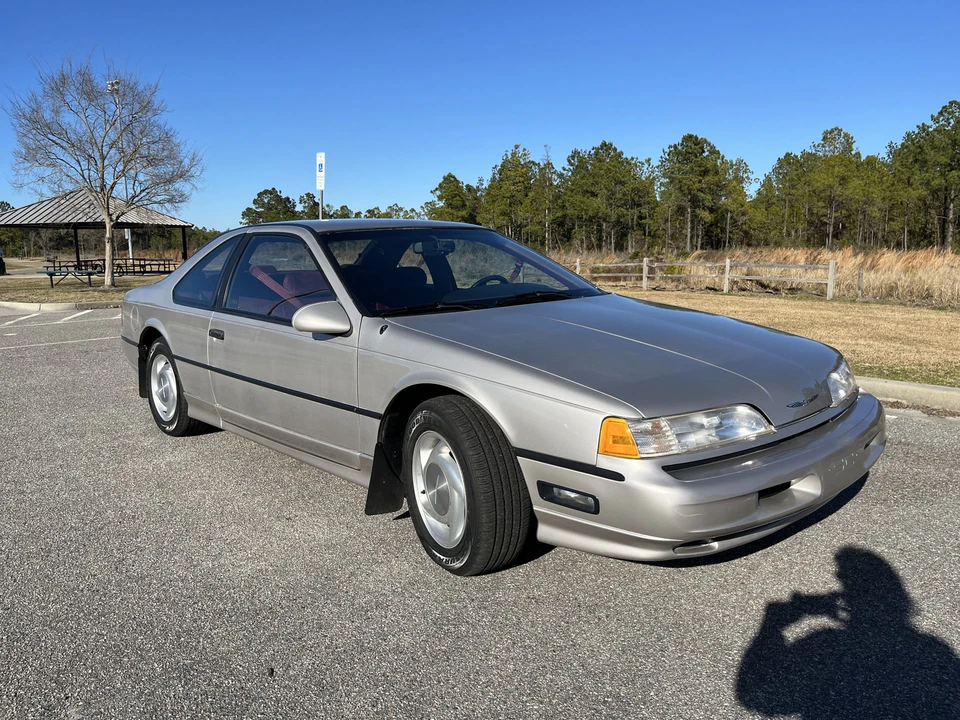 1990 Ford Thunderbird 10th Gen - Image 3 of 31