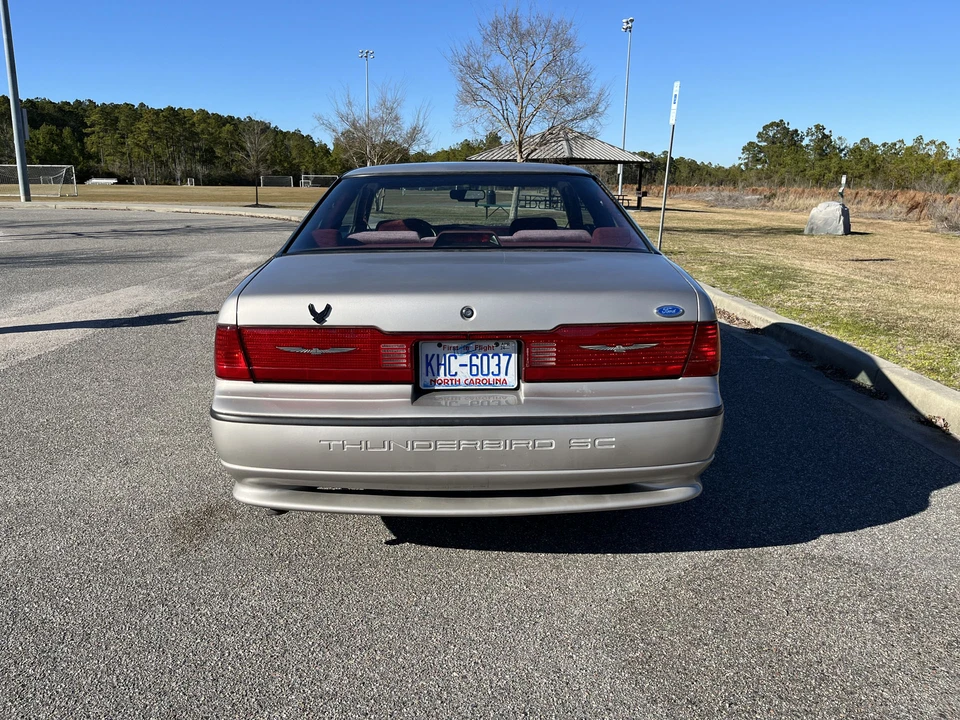 1990 Ford Thunderbird 10th Gen - Image 6 of 31