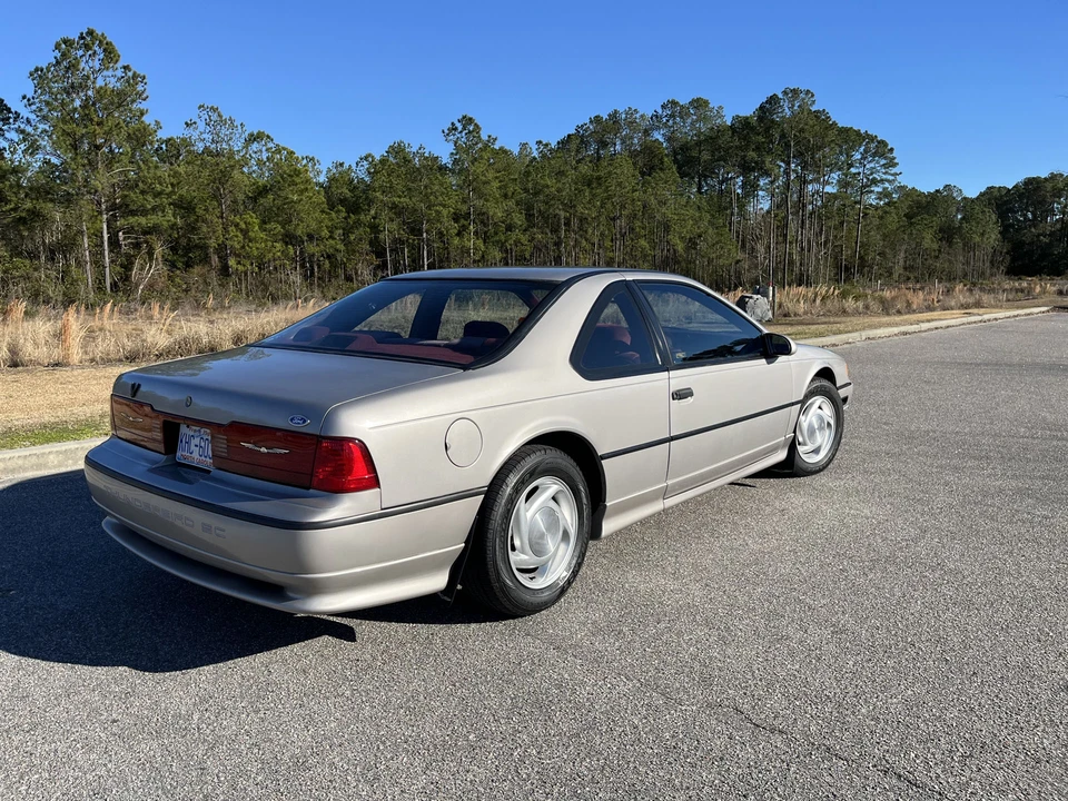 1990 Ford Thunderbird 10th Gen - Image 7 of 31