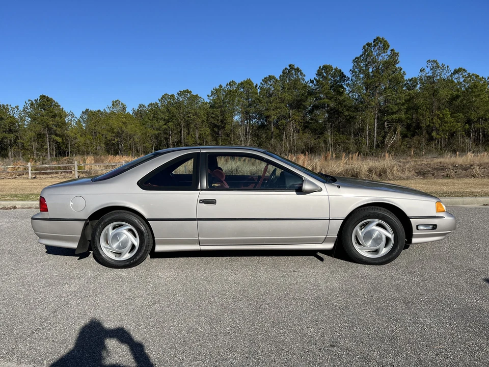 1990 Ford Thunderbird 10th Gen - Image 8 of 31