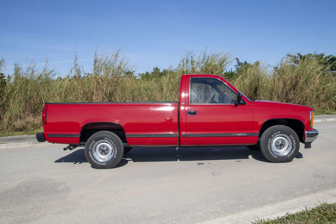 1990 GMC Sierra 1st Gen - Image 25 of 31