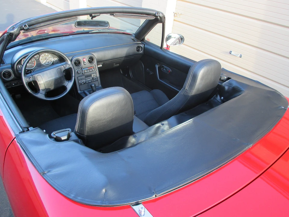 1990 Mazda NA MX-5 Miata - Image 17 of 31