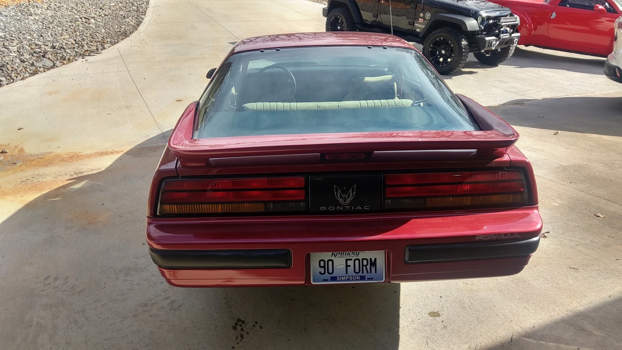 1990 Pontiac Firebird 3rd Gen - Image 8 of 31