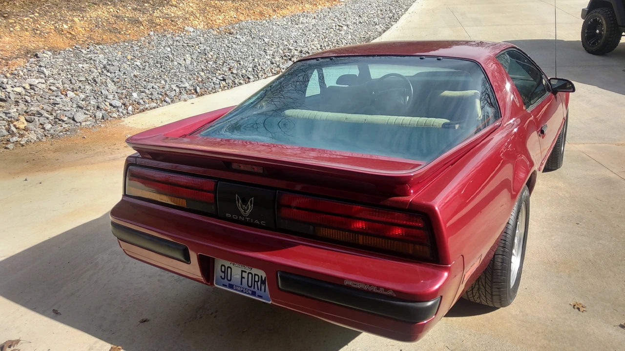 1990 Pontiac Firebird 3rd Gen - Image 7 of 31