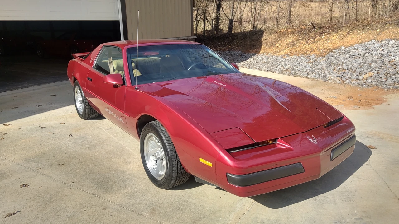 1990 Pontiac Firebird 3rd Gen - Image 2 of 31