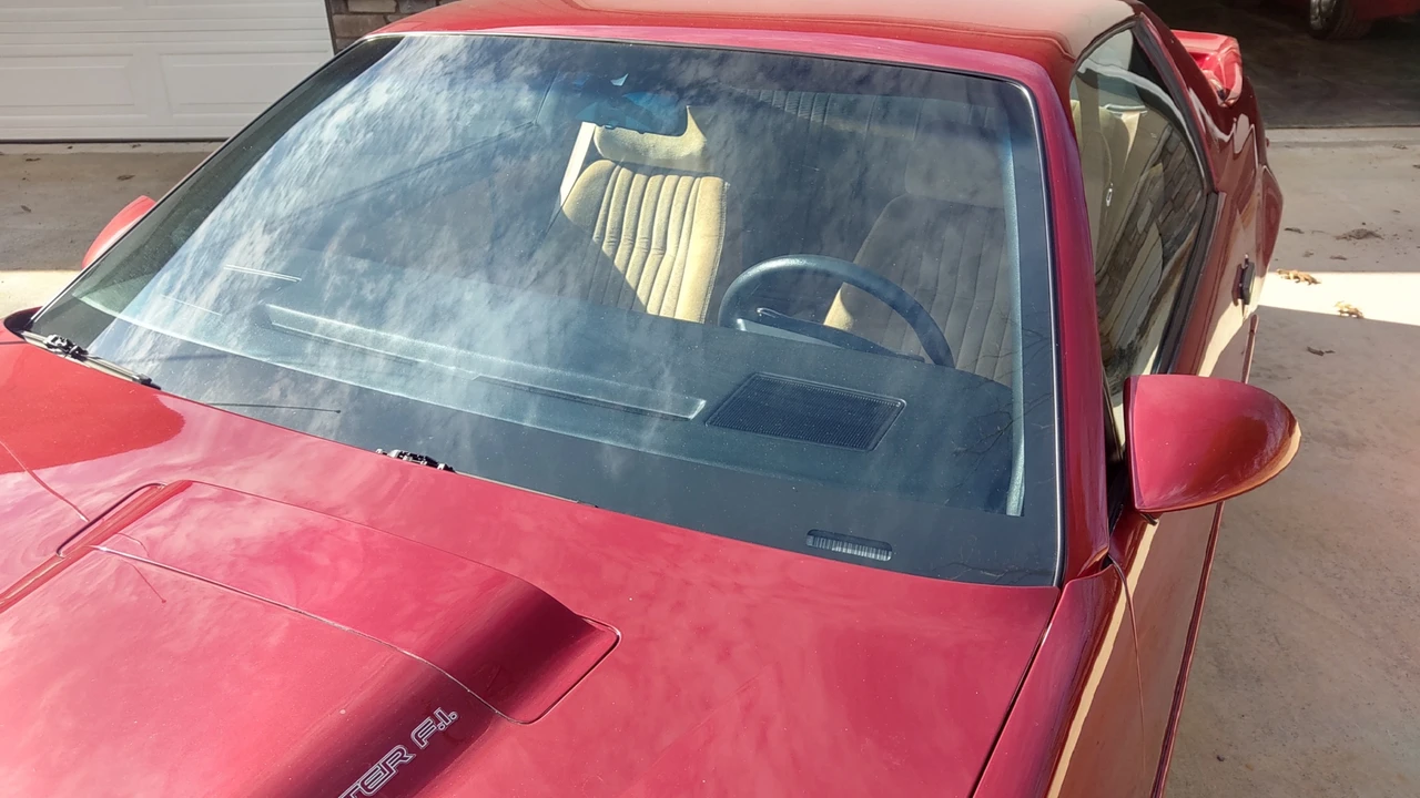 1990 Pontiac Firebird 3rd Gen - Image 30 of 31