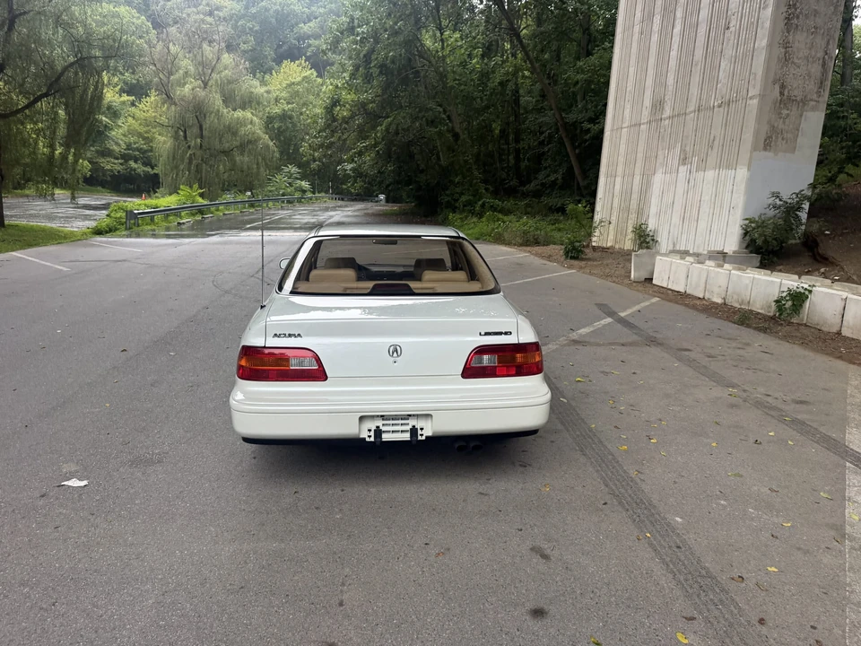 1991 Acura Legend 2nd Gen - Image 29 of 31